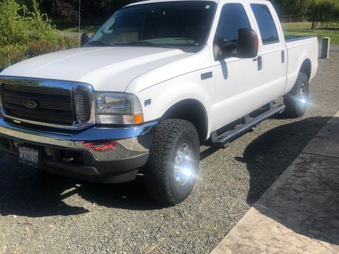 Used 2004 Ford F250 XLT image 1