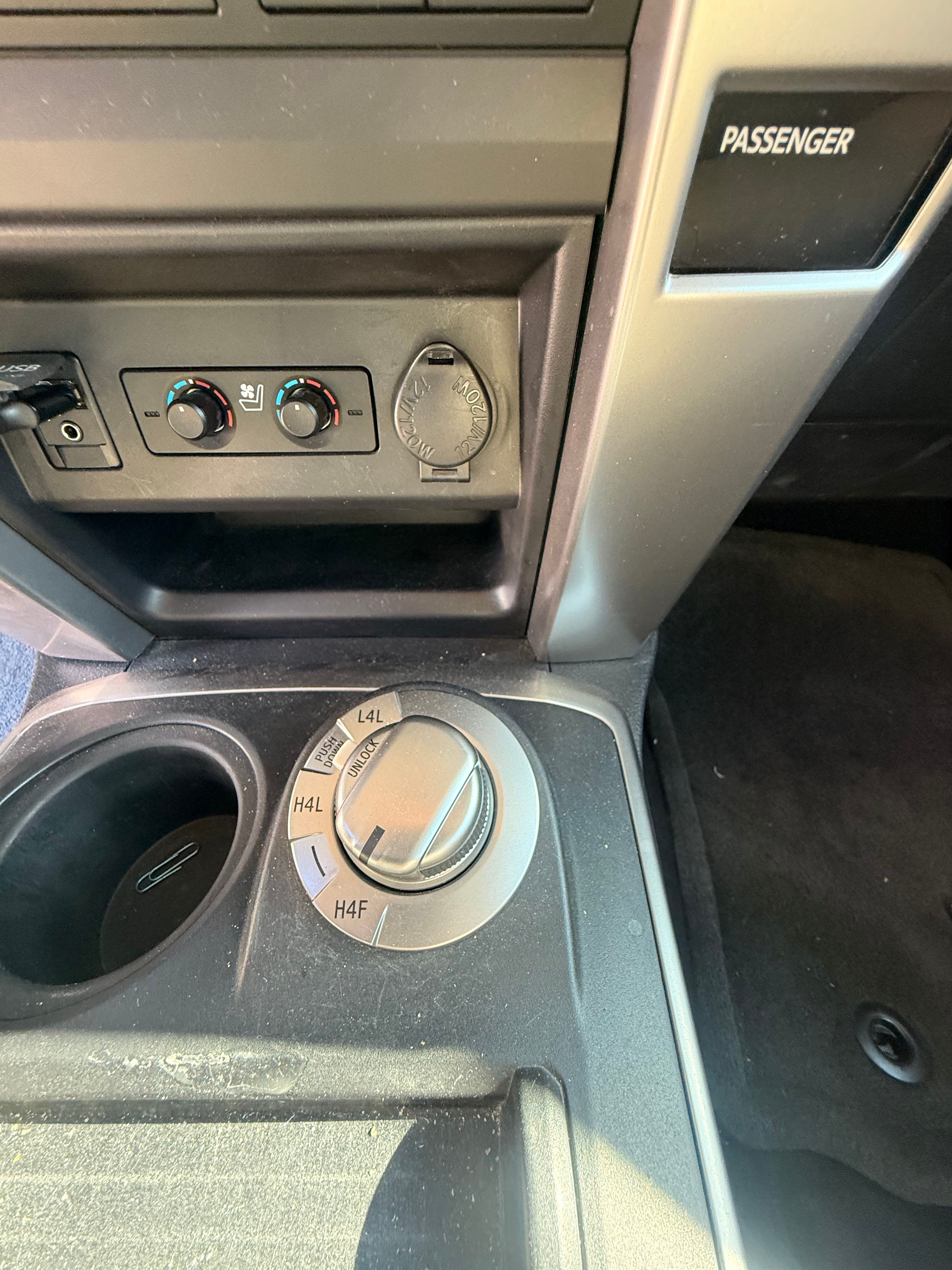 Used 2016 Toyota 4Runner Limited AWD/4WD image 9