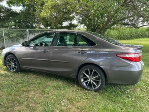 Used 2015 Toyota Camry XSE w/ Advanced Technology Package FWD image 4