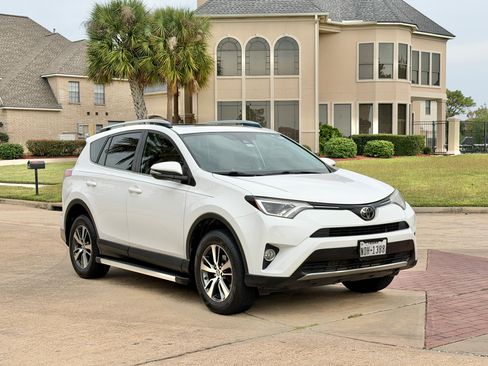 Used 2017 Toyota RAV4 XLE image 15