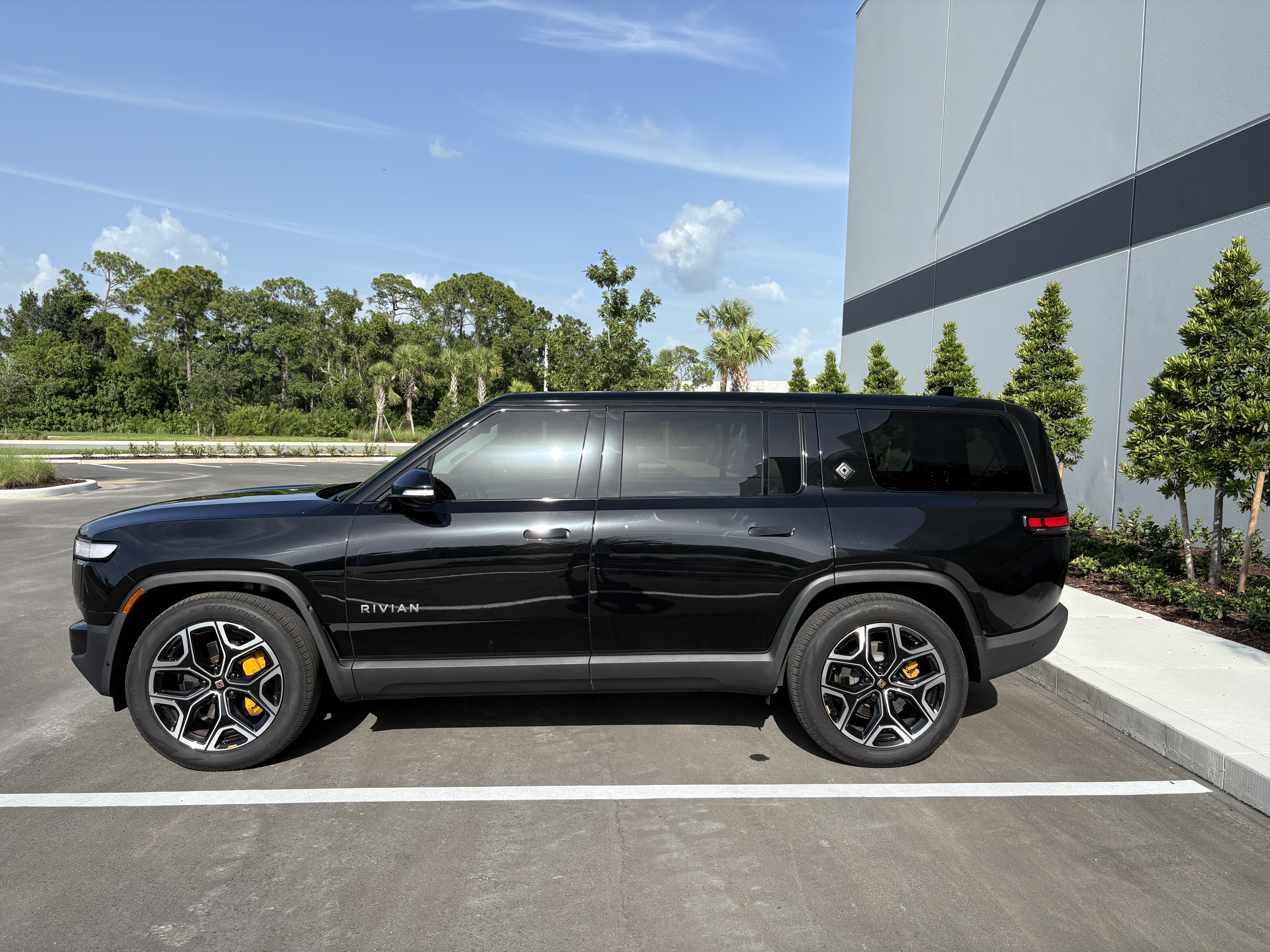 Used 2024 Rivian R1S Adventure Quad AWD/4WD image 5