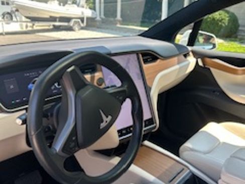 Used 2020 Tesla Model X Long Range image 8