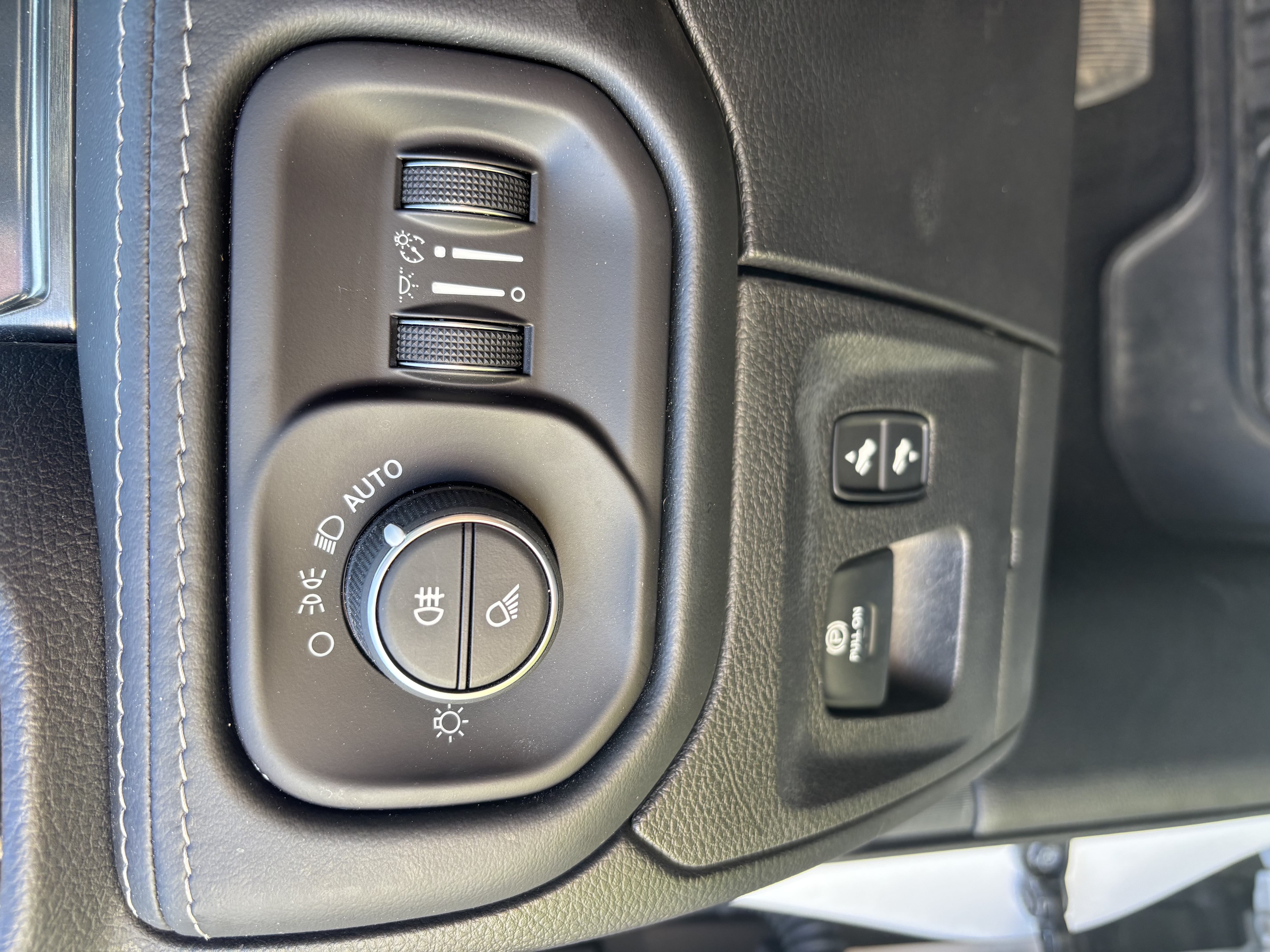 Used 2019 RAM 1500 Limited AWD/4WD image 21