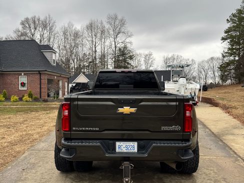 Used 2022 Chevrolet Silverado 3500 High Country w/ Technology Package image 5