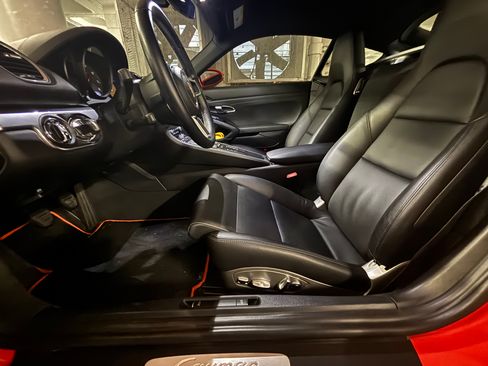 Used 2022 Porsche 718 Cayman Coupe 2D image 15