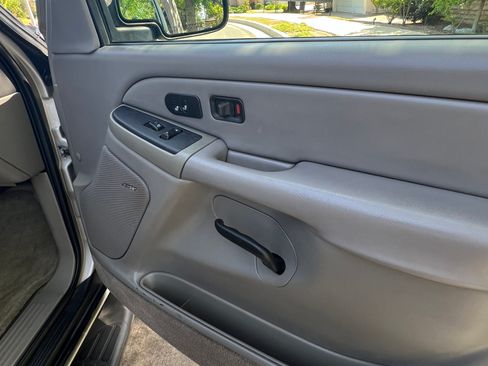 Used 2004 Chevrolet Tahoe LT w/ LT Preferred Equipment Group image 22