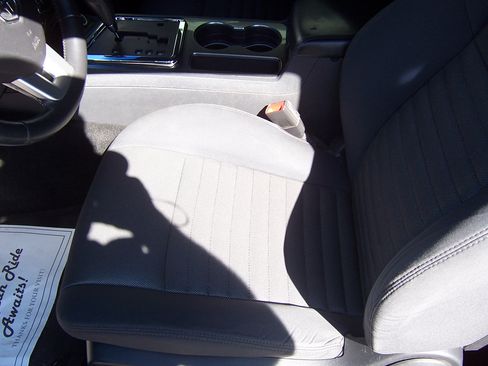 Used 2013 Dodge Challenger SXT image 23