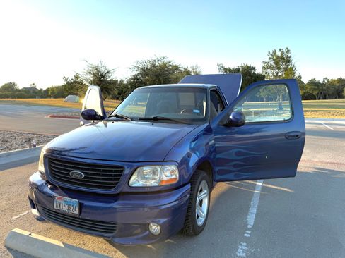 Used 2003 Ford F150 Lightning image 2