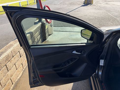 Used 2017 Ford Focus ST w/ Equipment Group 402A image 13