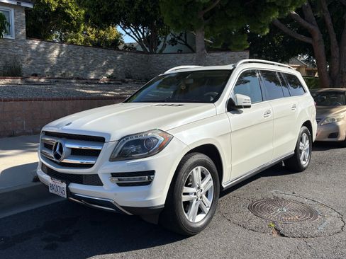 Used 2015 Mercedes-Benz GL 450 4MATIC image 1