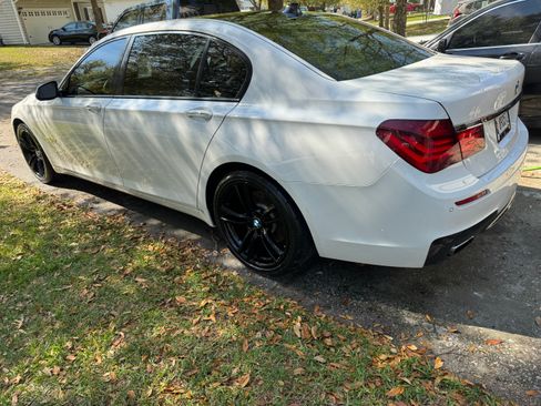 Used 2015 BMW 740Li image 4