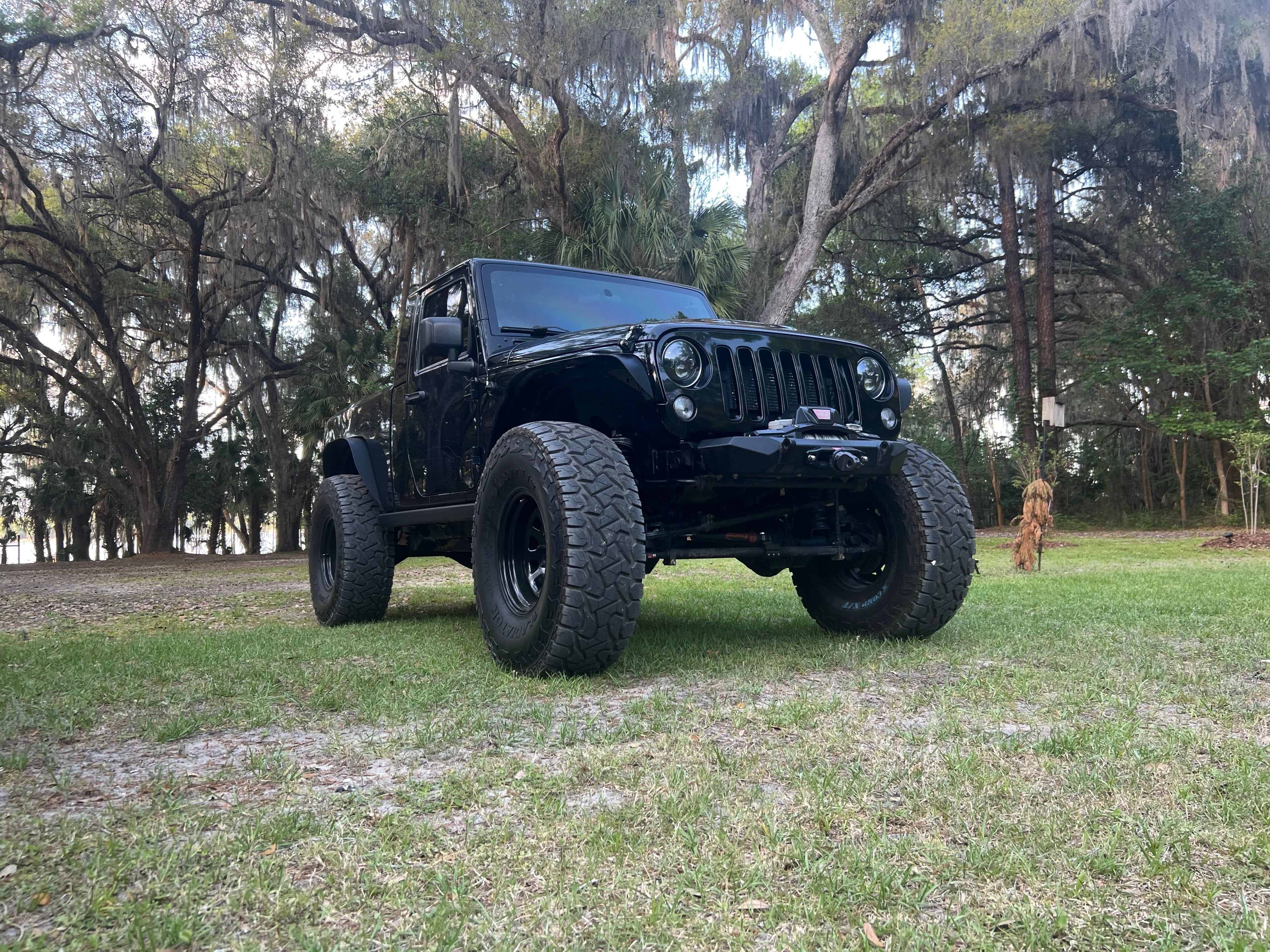 Used 2017 Jeep Wrangler Unlimited Sport w/ Connectivity Group AWD/4WD image 15
