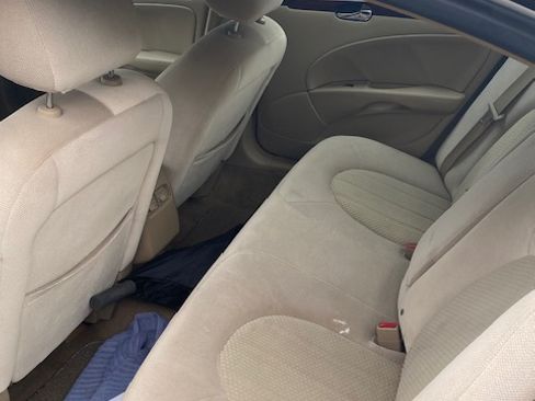 Used 2010 Buick Lucerne CX image 11