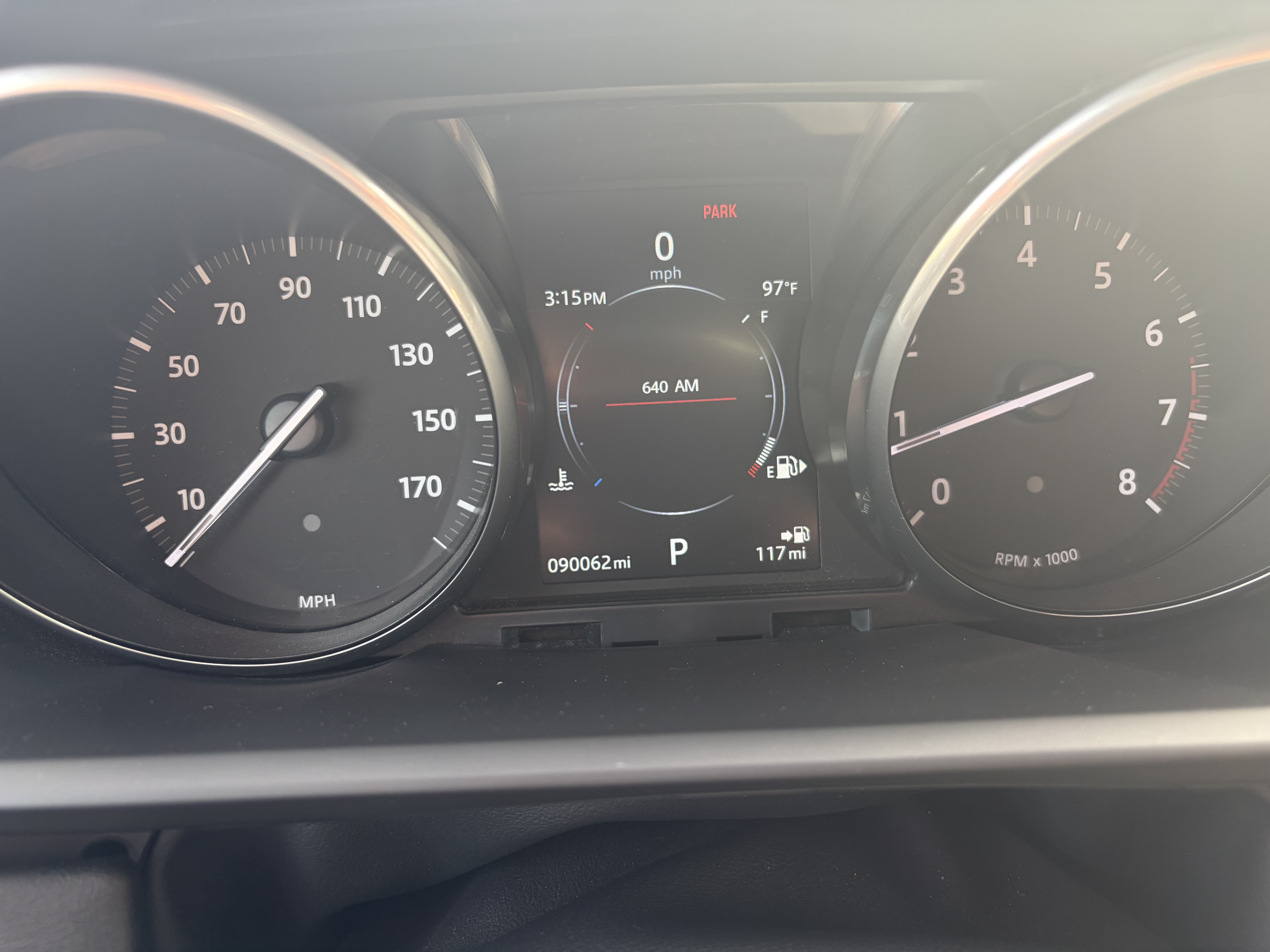 Used 2017 Land Rover Range Rover Sport SE AWD/4WD image 5