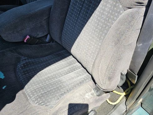 Used 1998 Chevrolet S10 Pickup LS image 16