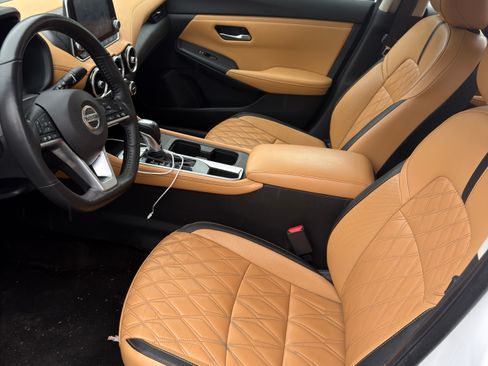 Used 2023 Nissan Sentra SV w/ SV Premium Package image 2