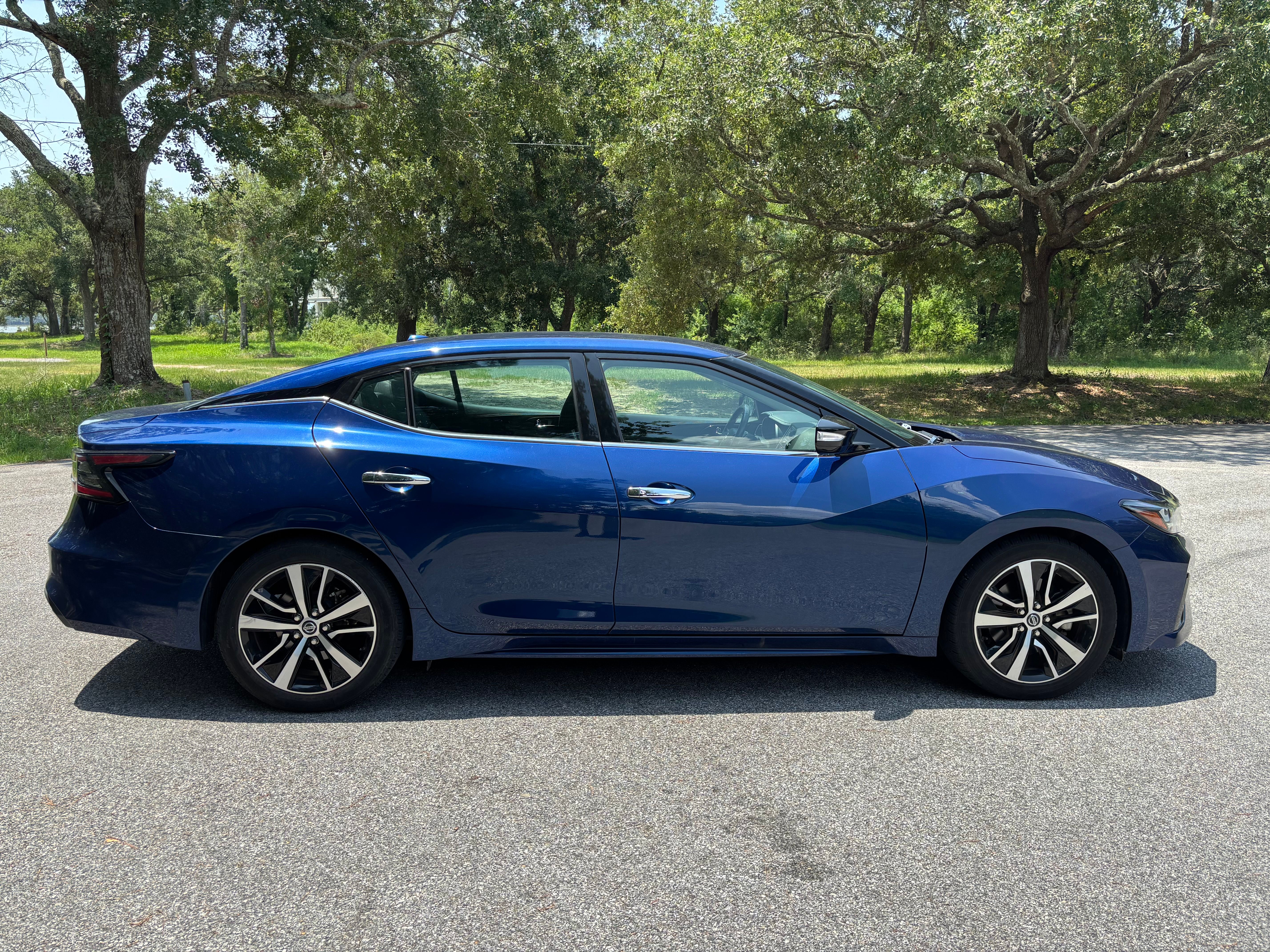 Used 2022 Nissan Maxima SV w/ Floor Mat Group FWD image 10