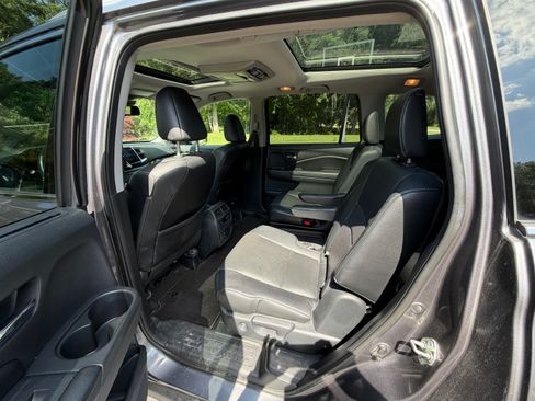 Used 2017 Honda Pilot Elite image 11