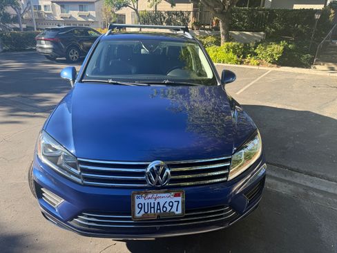 Used 2016 Volkswagen Touareg Executive image 10