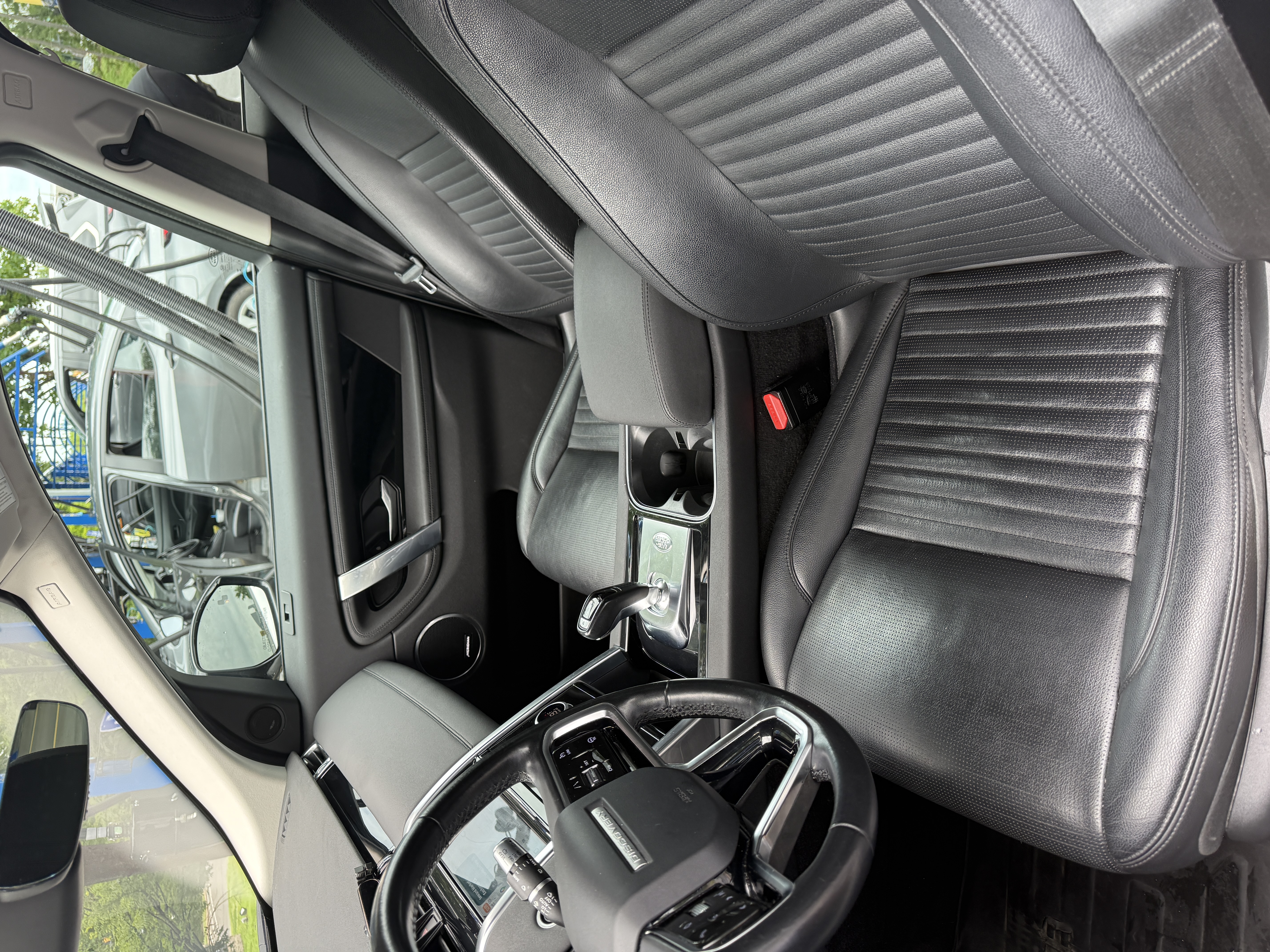 Used 2021 Land Rover Discovery Sport SE AWD/4WD image 15