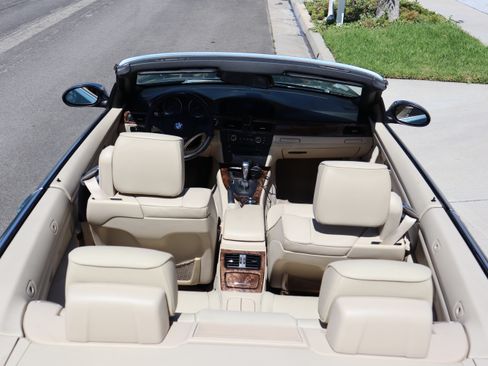 Used 2008 BMW 328i Convertible image 18