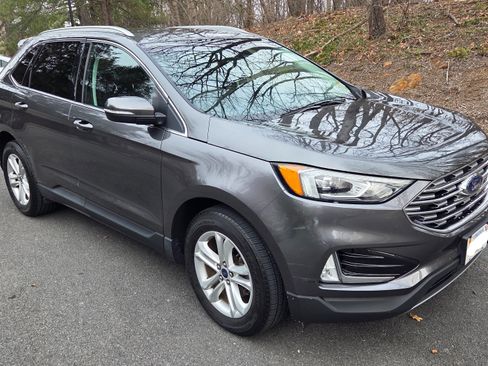 Used 2019 Ford Edge SEL w/ Equipment Group 201A image 4