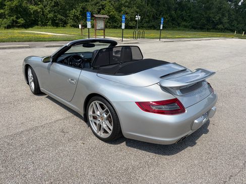 Used 2005 Porsche 911 Carrera S RWD image 9