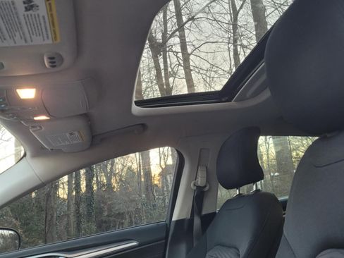 Used 2016 Ford Fusion SE image 13