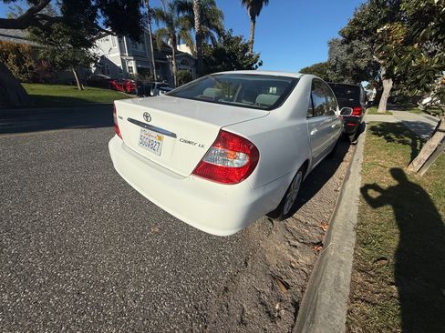 Used 2004 Toyota Camry LE image 8