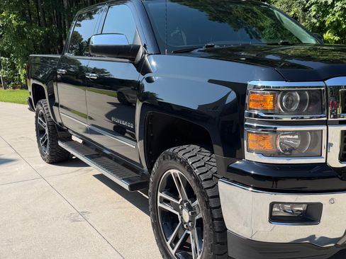 Used 2014 Chevrolet Silverado 1500 LTZ Z71 w/ LTZ Plus Package AWD/4WD image 10