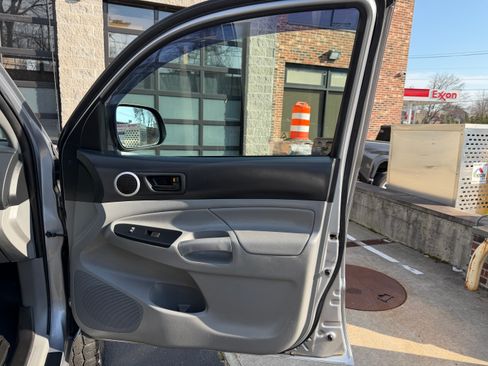 Used 2014 Toyota Tacoma 4x4 Double Cab w/ TRD Sport Package image 22