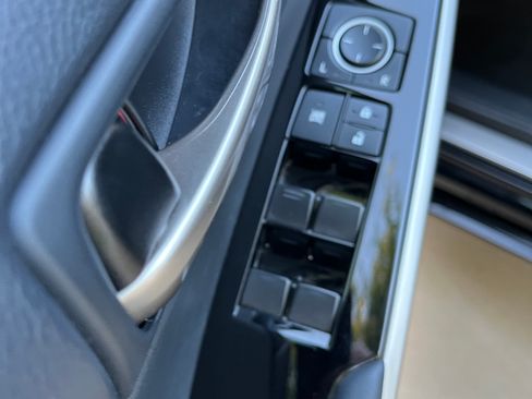 Used 2017 Lexus IS 200t w/ Premium Package image 11