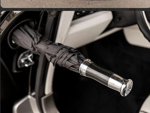 Used 2017 Rolls-Royce Dawn image 16