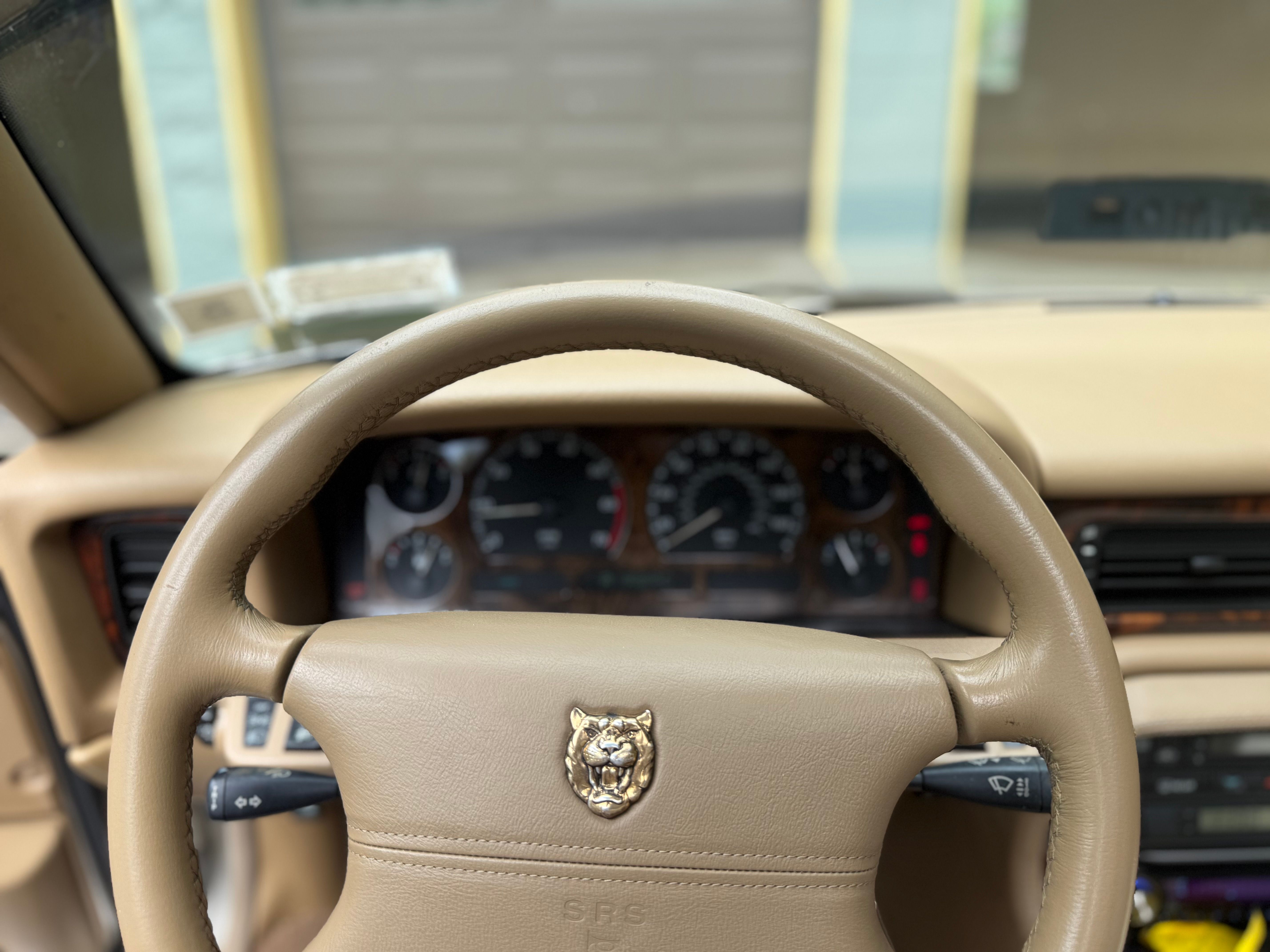 Used 1995 Jaguar XJ6 RWD image 10