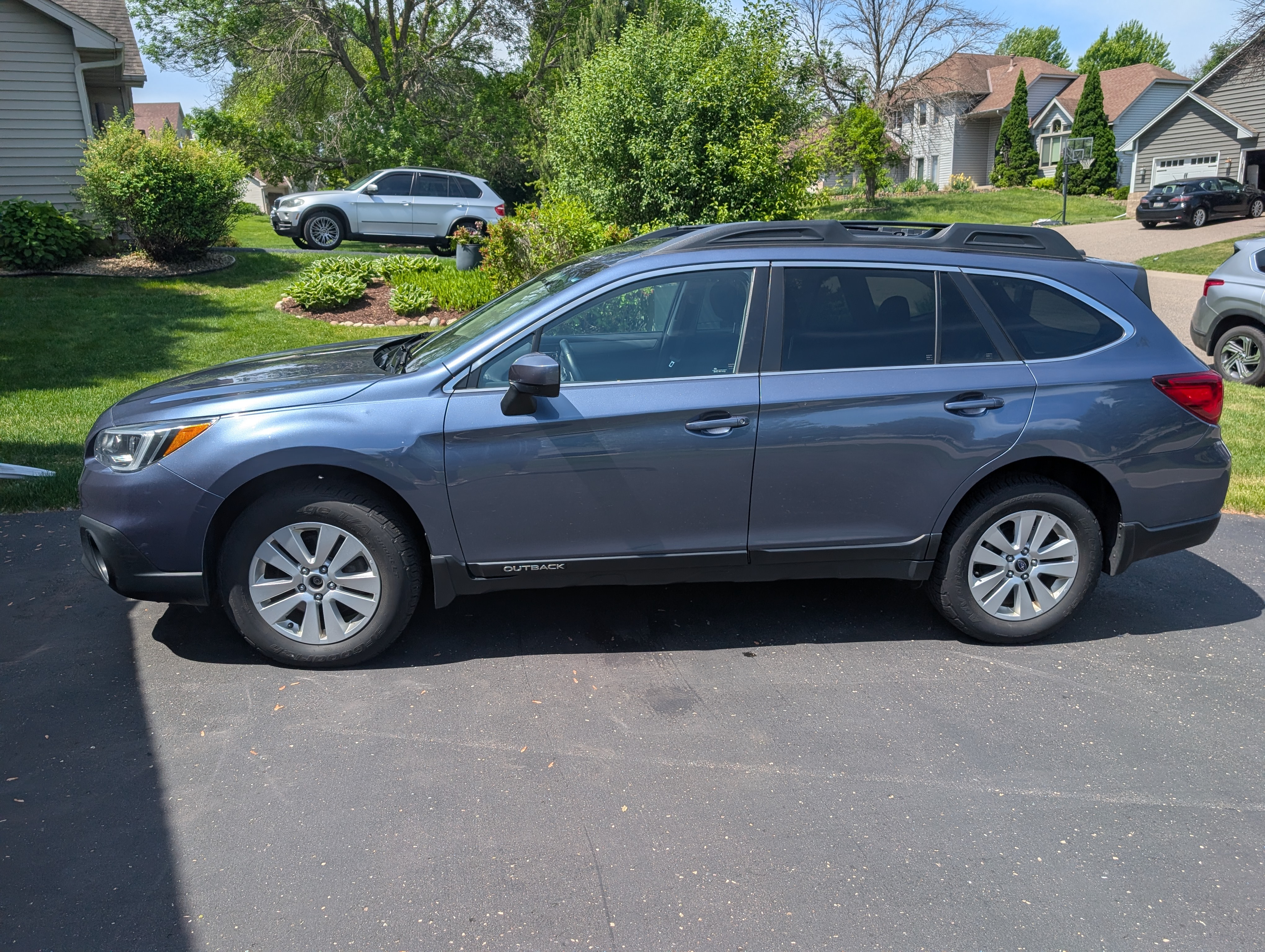 Used 2016 Subaru Outback 2.5i Premium w/ Popular Package #2 AWD/4WD image 1