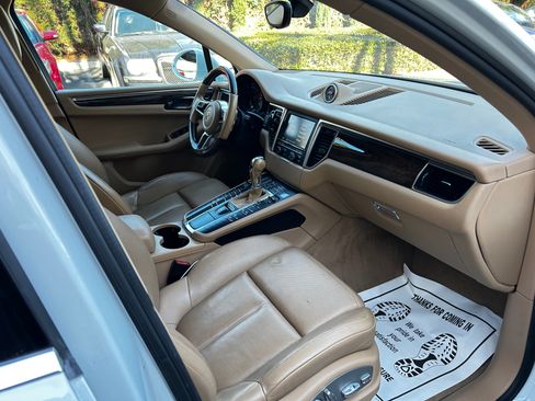Used 2016 Porsche Macan S image 12