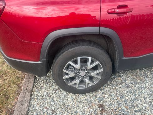 Used 2023 GMC Acadia SLE w/ Driver Convenience Package image 6