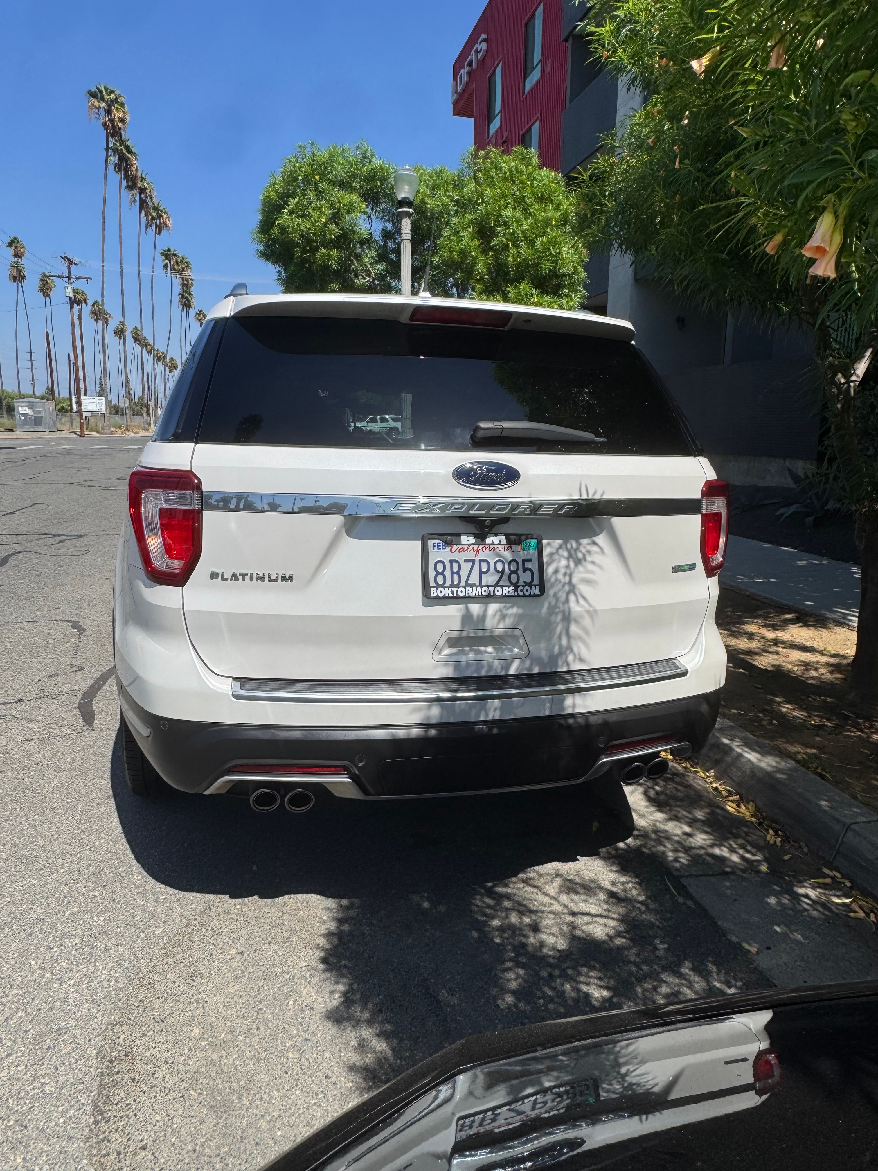 Used 2018 Ford Explorer Platinum AWD/4WD image 10