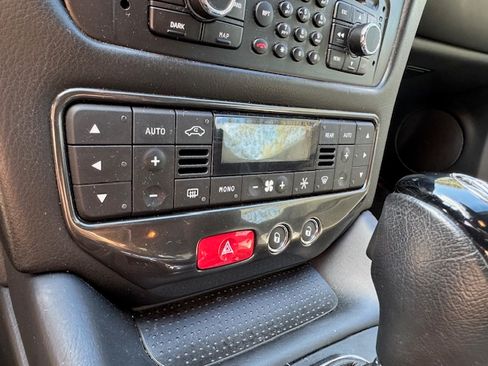 Used 2014 Maserati GranTurismo Sport image 23