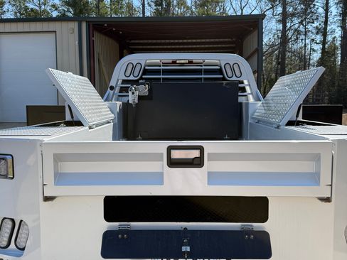 Used 2024 GMC Sierra 3500 Denali image 6