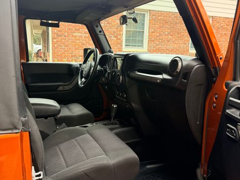 Used 2011 Jeep Wrangler Sport image 9