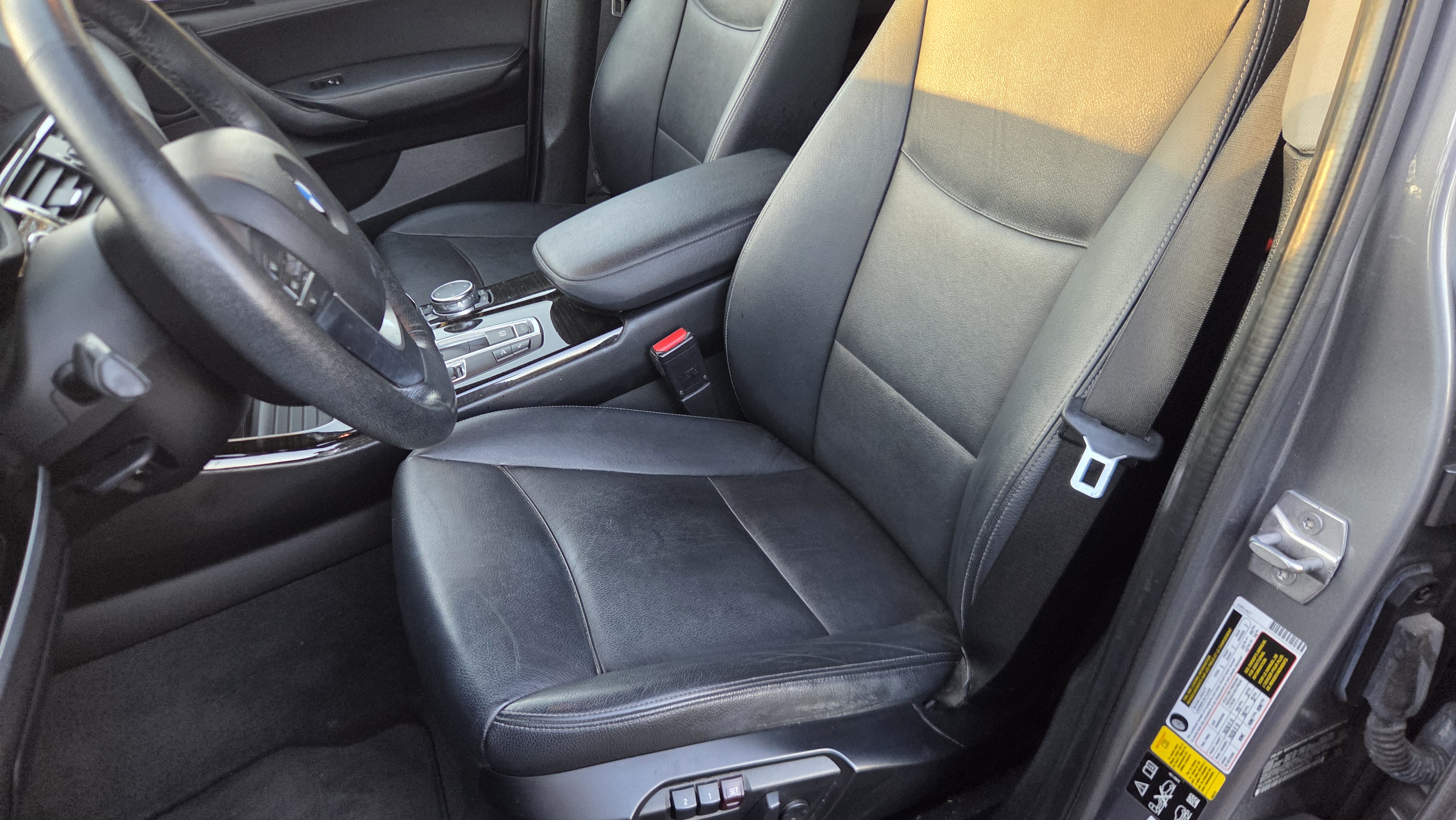 Used 2016 BMW X3 xDrive28i AWD/4WD image 2