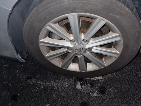 Used 2013 Toyota Camry XLE image 12