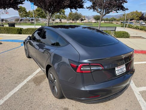 Used 2022 Tesla Model 3 Standard Range RWD image 5