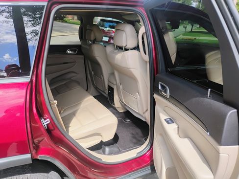 Used 2019 Jeep Grand Cherokee Limited image 9