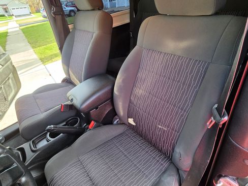 Used 2012 Jeep Wrangler Sport image 9