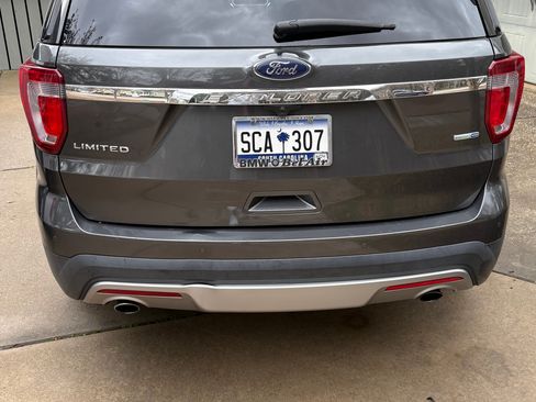 Used 2017 Ford Explorer Limited w/ Equipment Group 303A image 2