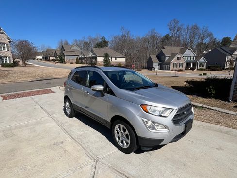 Used 2018 Ford EcoSport SE w/ SE Convenience Package image 4