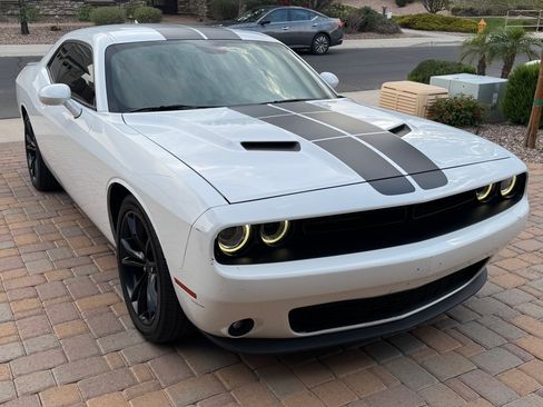 Used 2016 Dodge Challenger SXT Plus image 19