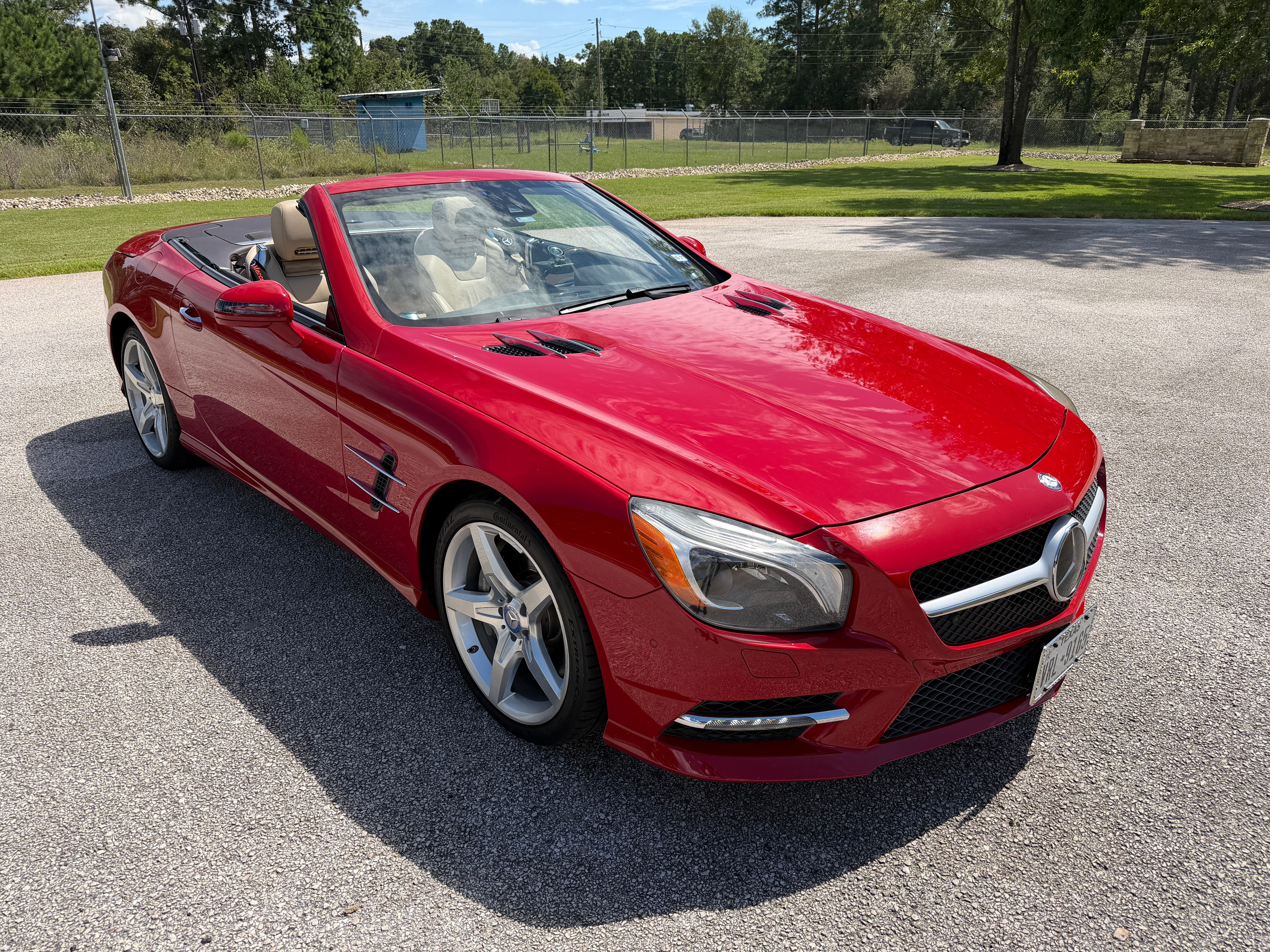 Used 2014 Mercedes-Benz SL 550 image 1